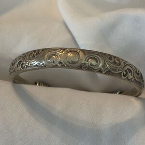 Elegant Antiqued Brass Chinese Repose Bracelet Size 7 3/4”